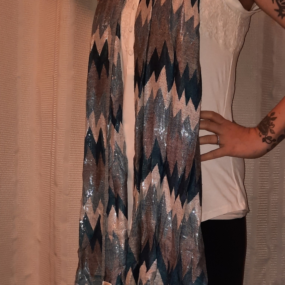 Mossimo Scarf - Picture 4 of 4